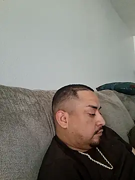 Snapshot of hungpenis210 chatting on 10/13/25, 02:39 hungpenis210 online show from 10/13/25, 02:39