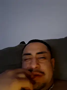 Snapshot of hungpenis210 chatting on 02/08/26, 02:15 hungpenis210 online show from 02/08/26, 02:15