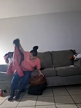 Snapshot of hungpenis210 chatting on 02/09/26, 03:54 hungpenis210 online show from 02/09/26, 03:54