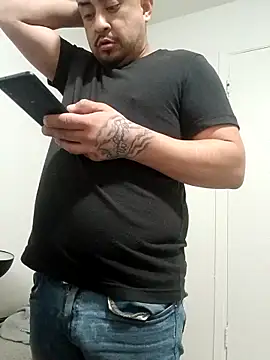 Snapshot of hungpenis210 chatting on 03/01/26, 04:20 hungpenis210 online show from 03/01/26, 04:20