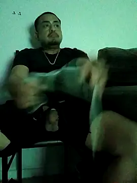 Snapshot of hungpenis210 chatting on 03/24/26, 07:24 hungpenis210 online show from 03/24/26, 07:24