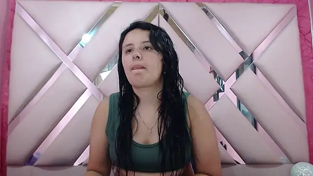 nathaly low1 online show from 11/28/25, 03:09