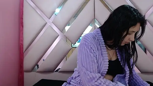 nathaly low1 online show from 11/29/25, 03:09