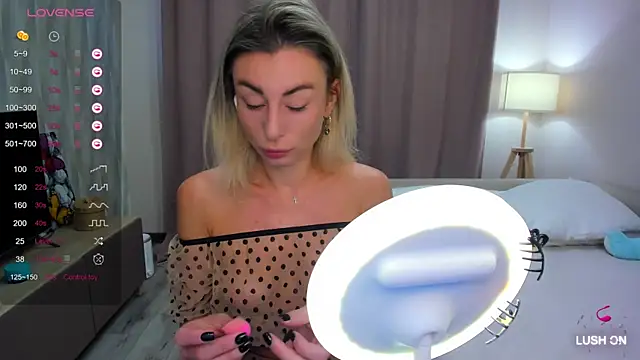 Snapshot of DannaEvan chatting on 03/09/25, 02:07 DannaEvan online show from 03/09/25, 02:07