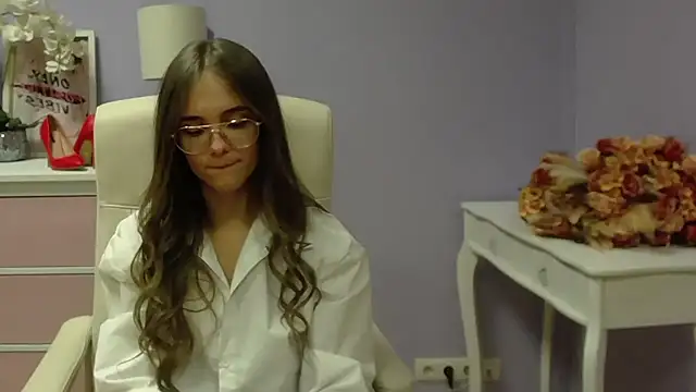 Snapshot of dirtyxEmily chatting on 12/19/24, 01:51 dirtyxEmily online show from 12/19/24, 01:51