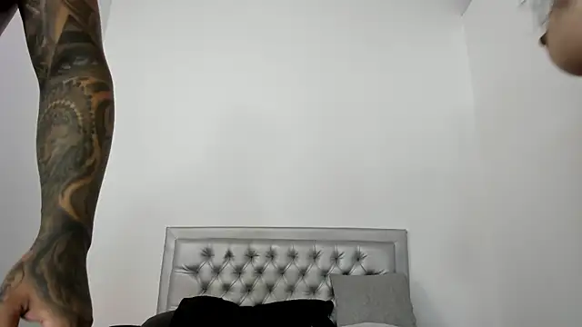 SEXXYLATINCOUPLE1 online show from 02/14/25, 02:44