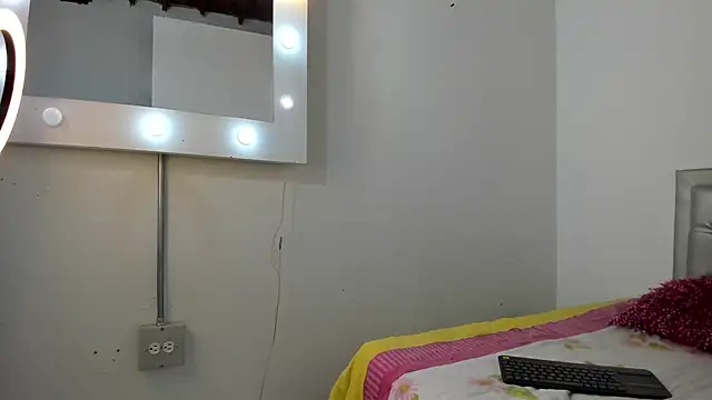 SEXXYLATINCOUPLE1 online show from 12/04/25, 10:13