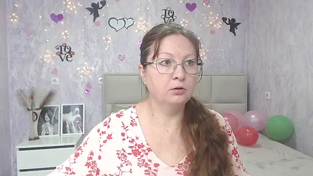 VanessaHotts online show from 02/01/25, 06:00