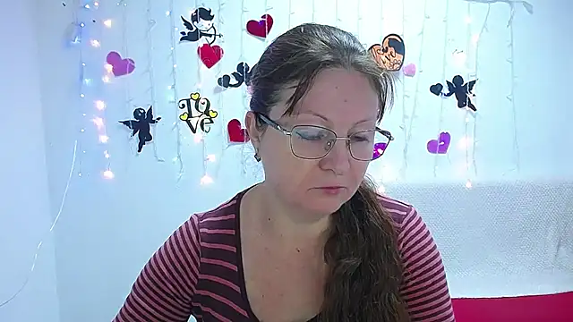 VanessaHotts online show from 02/14/25, 06:45