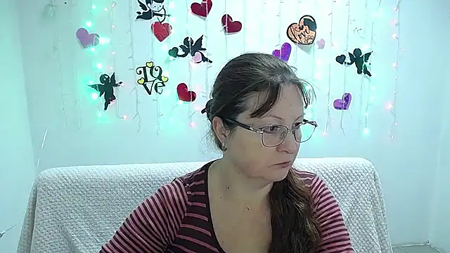 VanessaHotts online show from 02/19/25, 06:00