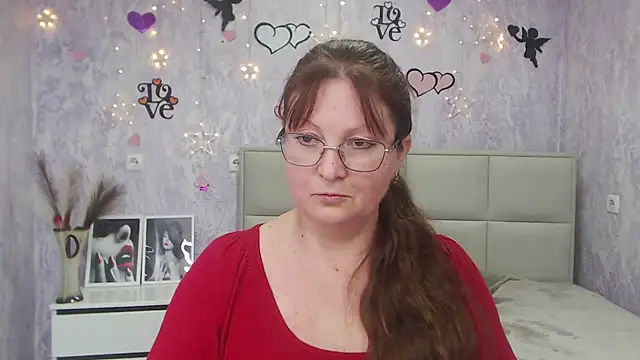 VanessaHotts online show from 03/10/25, 09:10