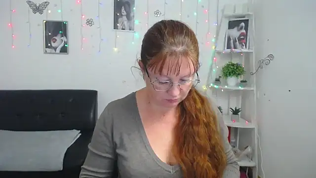 VanessaHotts online show from 09/26/25, 05:00