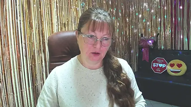 VanessaHotts online show from 10/06/25, 05:27