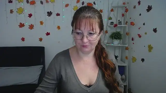 VanessaHotts online show from 11/10/25, 06:01