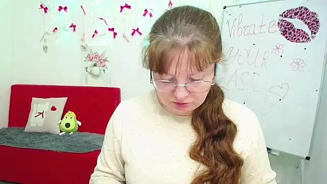 VanessaHotts online show from 04/27/26, 05:05