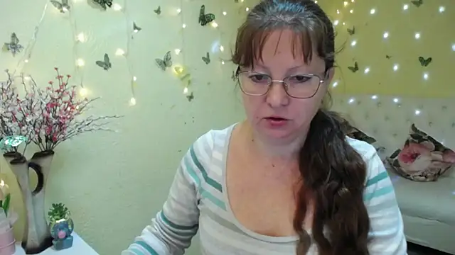VanessaHotts online show from 05/01/26, 05:01