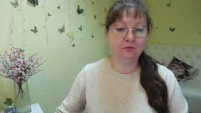 VanessaHotts online show from 05/04/26, 05:03