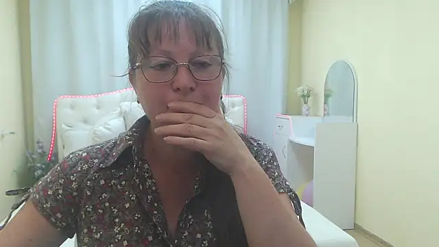 Snapshot of VanessaHotts chatting on 07/07/26, 06:58 VanessaHotts online show from 07/07/26, 06:58