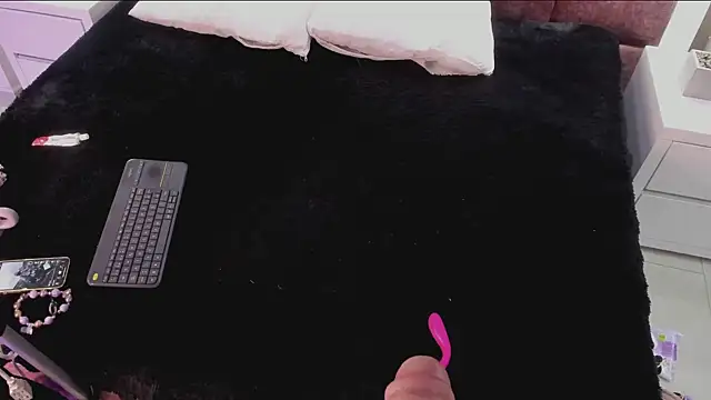 JulietaAlves online show from 03/18/25, 10:57