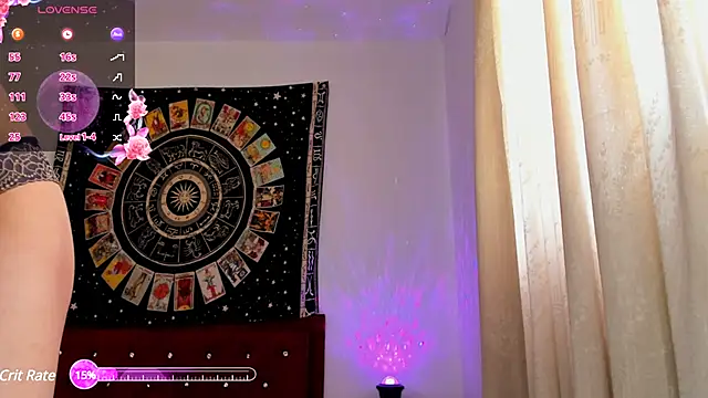 Snapshot of luna_del_rey_ chatting on 12/13/24, 04:49 luna del rey online show from 12/13/24, 04:49