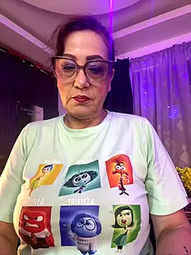 Snapshot of lonely_shewolf chatting on 09/25/25, 04:00 lonely shewolf online show from 09/25/25, 04:00