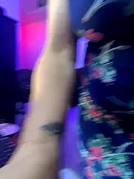 Snapshot of lonely_shewolf chatting on 10/10/25, 05:45 lonely shewolf online show from 10/10/25, 05:45