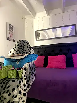 Snapshot of lonely_shewolf chatting on 12/04/25, 04:16 lonely shewolf online show from 12/04/25, 04:16