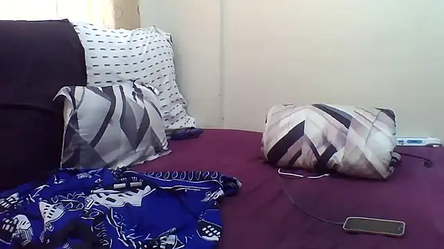 AddictiveAssCurves online show from 09/17/25, 07:21