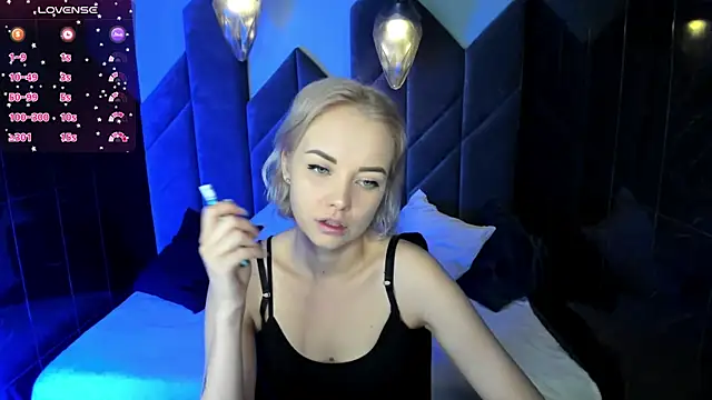 Snapshot of StephanieSweety chatting on 02/21/25, 02:38 StephanieSweety online show from 02/21/25, 02:38