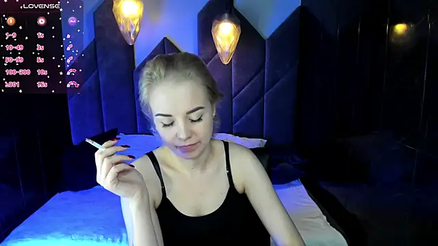 Snapshot of StephanieSweety chatting on 03/10/25, 08:37 StephanieSweety online show from 03/10/25, 08:37