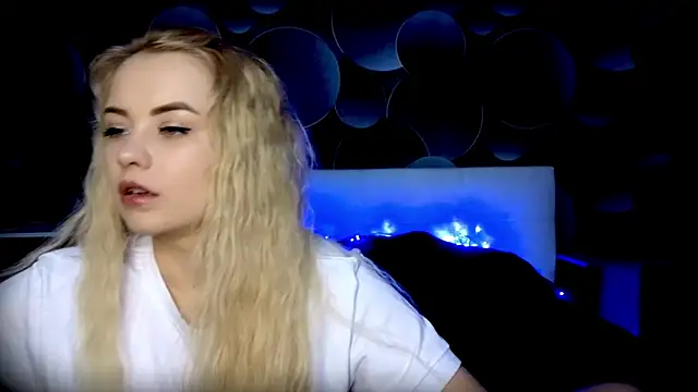 Snapshot of StephanieSweety chatting on 11/13/25, 12:15 StephanieSweety online show from 11/13/25, 12:15