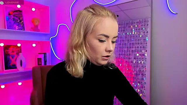 StephanieSweety online show from 05/07/26, 06:46