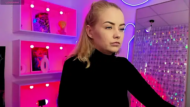 StephanieSweety online show from 05/10/26, 06:57