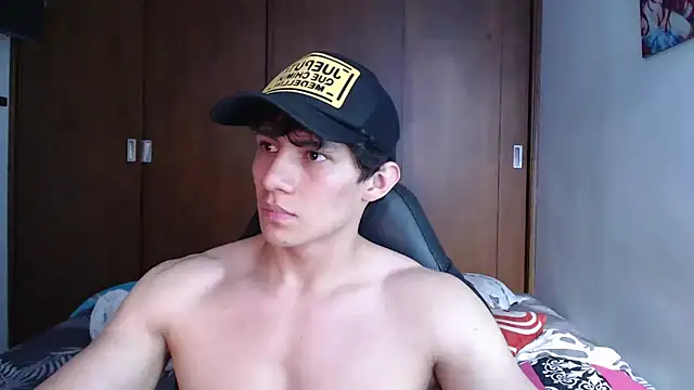 Snapshot of aresholland chatting on 12/18/24, 06:57 aresholland online show from 12/18/24, 06:57