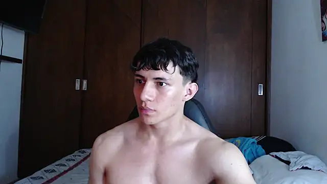 Snapshot of aresholland chatting on 02/28/25, 04:43 aresholland online show from 02/28/25, 04:43