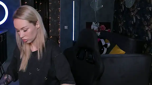 Blckmirrorr online show from 10/22/25, 04:24