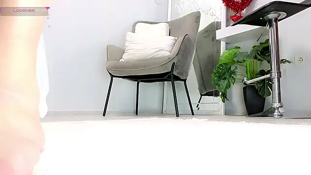 missmiamore online show from 02/01/25, 07:02