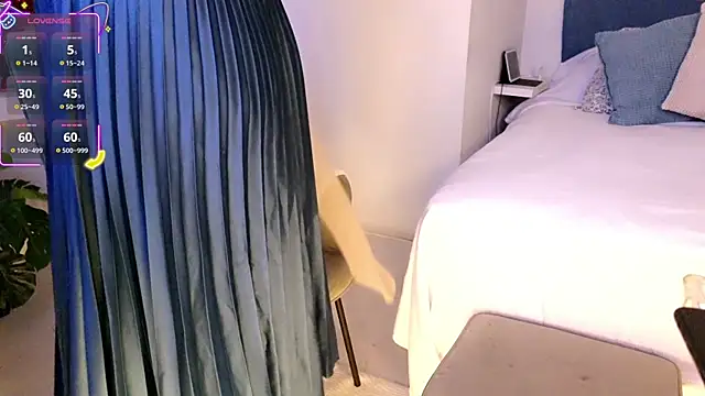 missmiamore online show from 10/08/25, 08:28