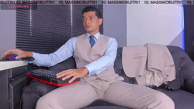 Snapshot of massimo_g chatting on 05/08/26, 12:54 massimo g online show from 05/08/26, 12:54