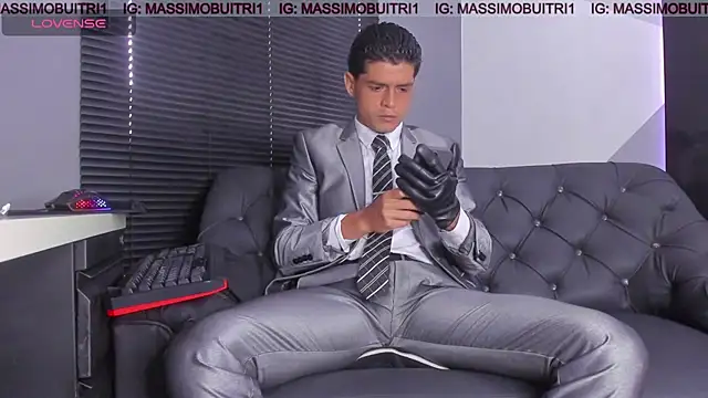 Snapshot of massimo_g chatting on 05/09/26, 12:32 massimo g online show from 05/09/26, 12:32