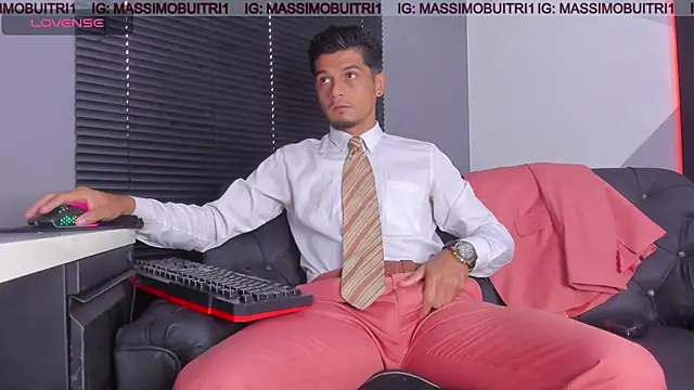 Snapshot of massimo_g chatting on 06/06/26, 11:59 massimo g online show from 06/06/26, 11:59