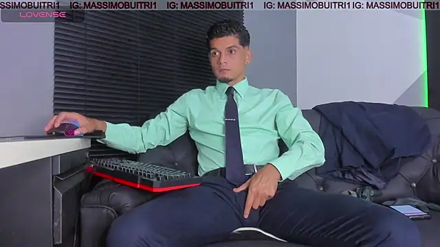 Snapshot of massimo_g chatting on 06/10/26, 12:11 massimo g online show from 06/10/26, 12:11