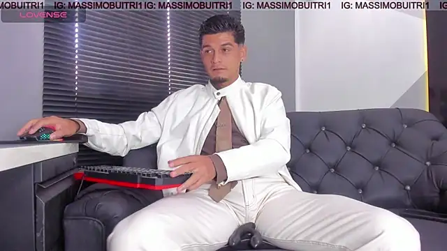 Snapshot of massimo_g chatting on 06/11/26, 12:58 massimo g online show from 06/11/26, 12:58