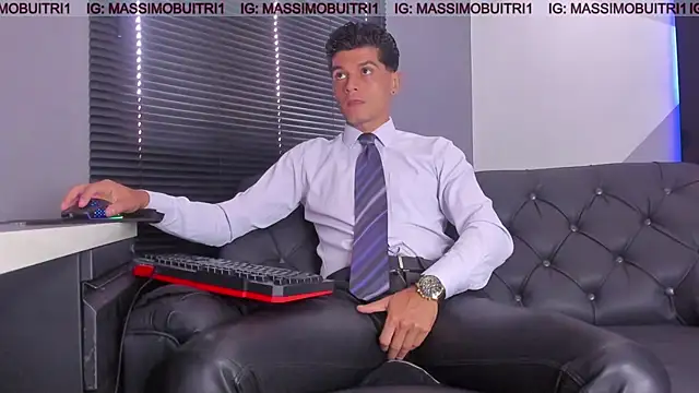 Snapshot of massimo_g chatting on 06/26/26, 02:21 massimo g online show from 06/26/26, 02:21