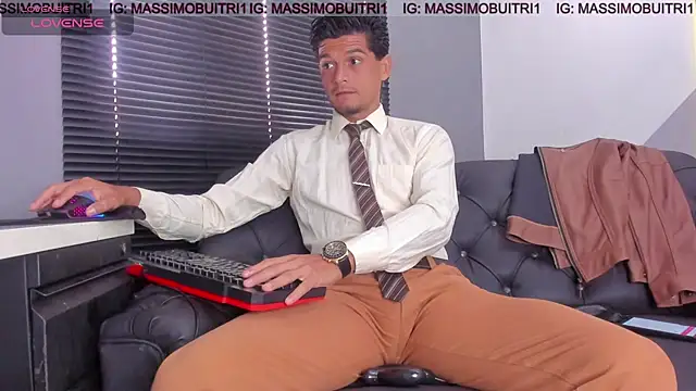 Snapshot of massimo_g chatting on 07/15/26, 01:38 massimo g online show from 07/15/26, 01:38
