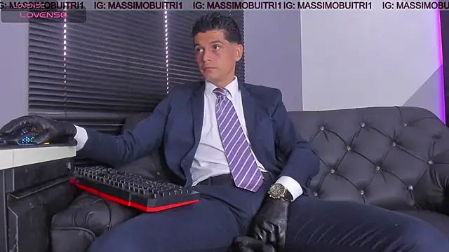 Snapshot of massimo_g chatting on 07/23/26, 01:42 massimo g online show from 07/23/26, 01:42