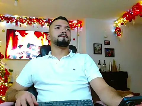 Snapshot of mathew_vidal1 chatting on 11/11/25, 04:45 mathew vidal1 online show from 11/11/25, 04:45