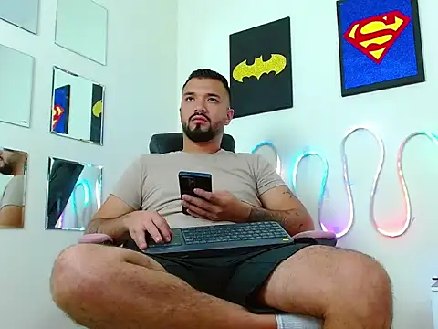 Snapshot of mathew_vidal1 chatting on 11/26/25, 05:19 mathew vidal1 online show from 11/26/25, 05:19