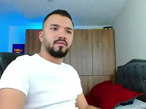 Snapshot of mathew_vidal1 chatting on 11/29/25, 02:25 mathew vidal1 online show from 11/29/25, 02:25