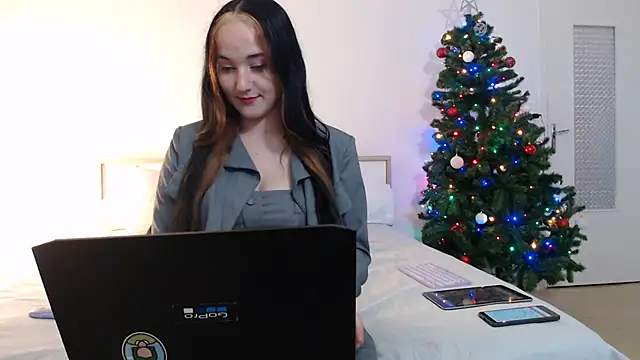 Crystal-dreamt online show from 12/05/24, 02:44